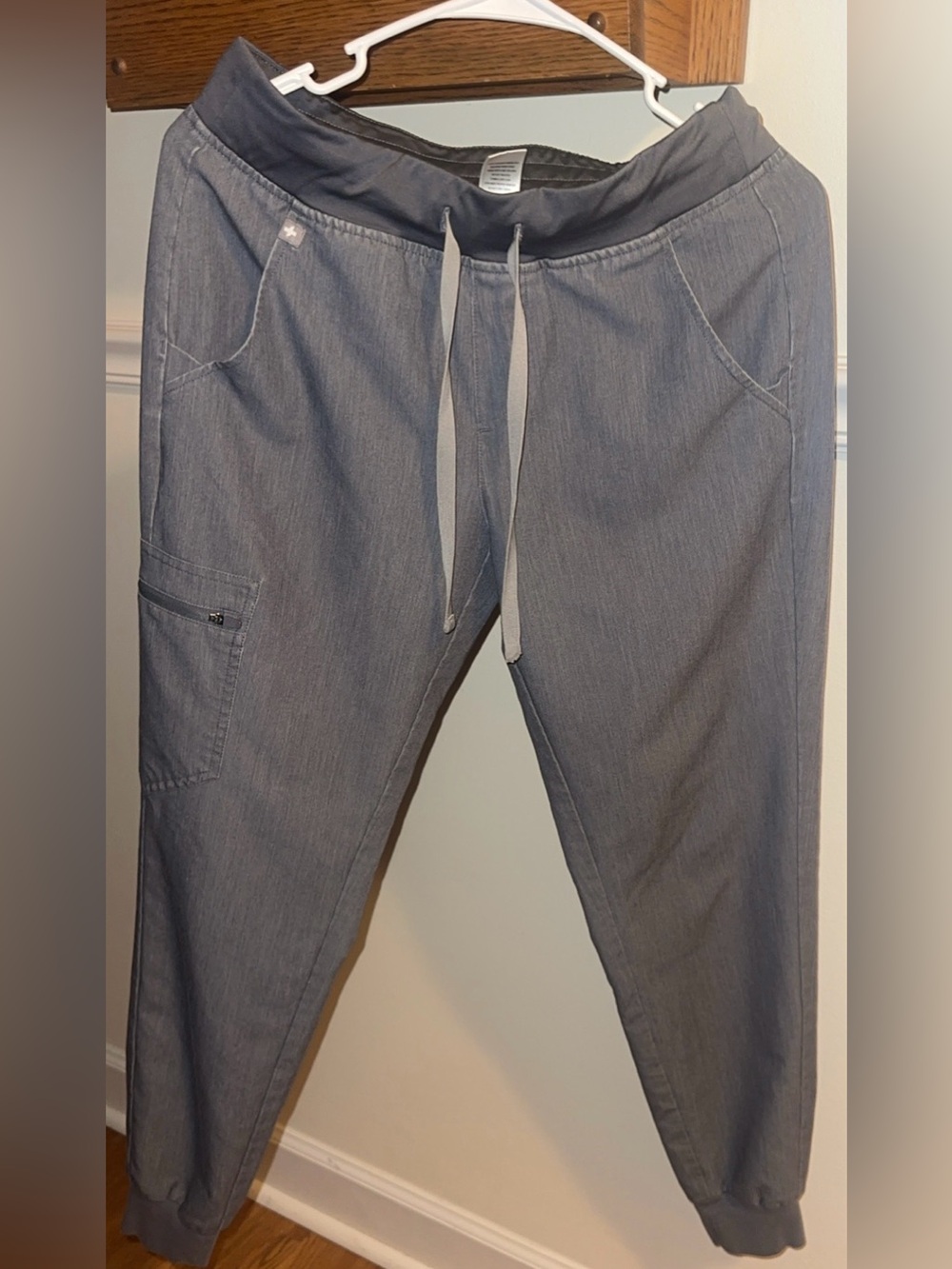 FIGS Women's Scrub Set - Graphite - Picture 3 of 4